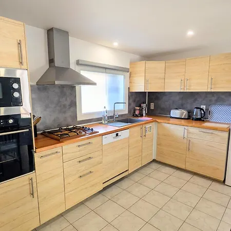 Apartment F3 Climatise Avec Jardin Prive Parking 6 Pers