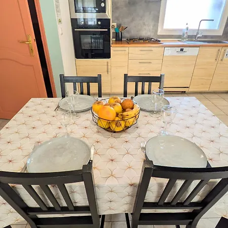 Apartment F3 Climatise Avec Jardin Prive Parking 6 Pers Aubenas